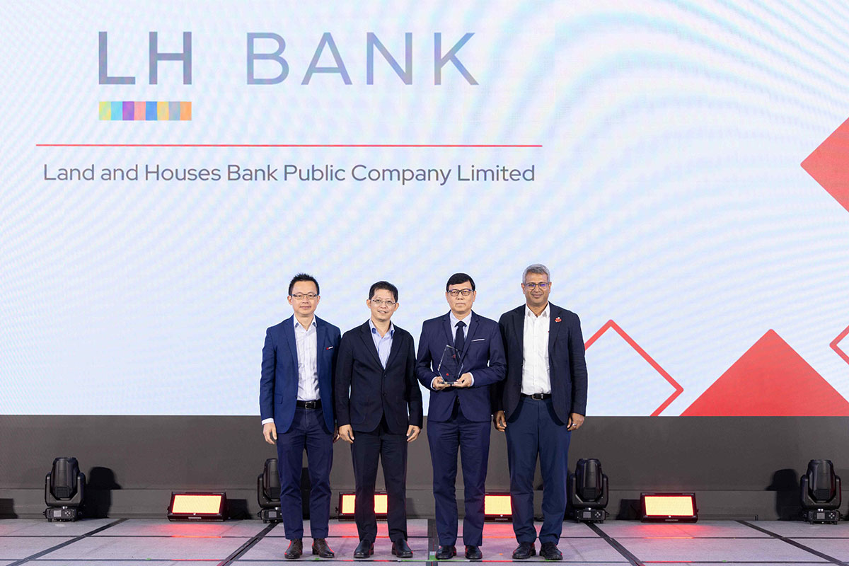 Red Hat Celebrates Bank for Agriculture and Agricultural Cooperatives and Land and Houses Bank Public for Driving Open Source Excellence at the Red Hat APAC Innovation Awards 2025 for Thailand